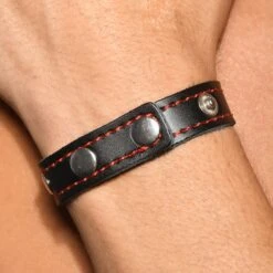 Cockring Trophy Boy Simili Cuir Ajustable Par Boutons-Pression - Noir